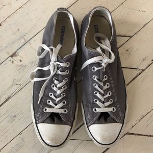 Converse Low Top Sneakers in Gray